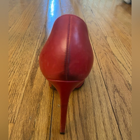 Saint Laurent Pointed-Toe Leather Pumps - size 6 - Picture 14 of 14